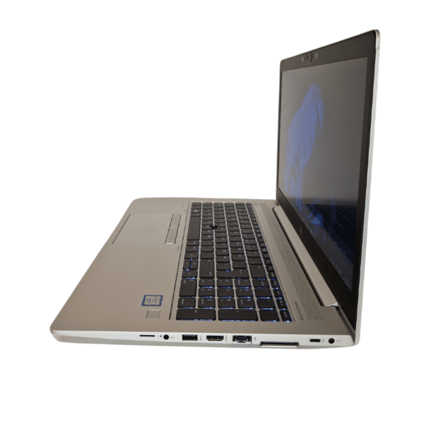 HP EliteBook 850 G6 | 15,6″ | i5 | 8GB | 256GB SSD | Brugt A - vist fra højre side